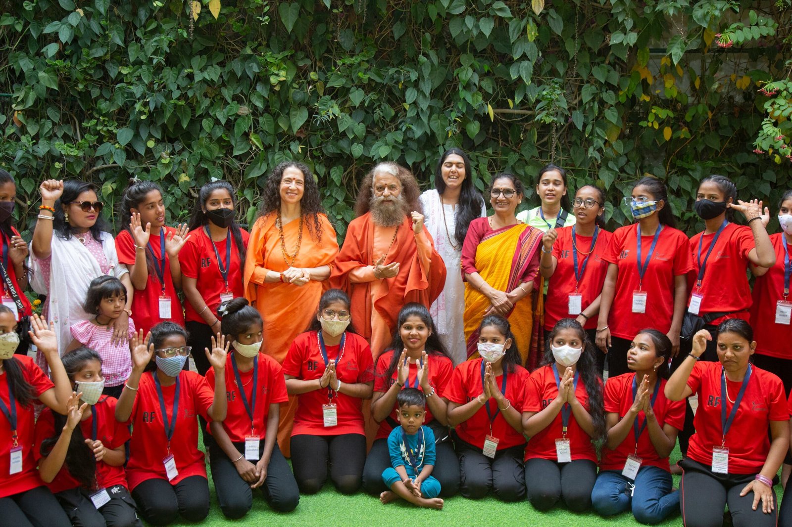 परमार्थ निकेतन में रेस्क्यू फाउंडेशन की 100 से अधिक लड़कियों के लिये तीन दिवसीय आध्यात्मिक रिट्रीट का आयोजन