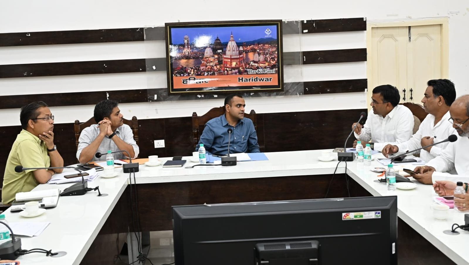 बड़ी खबर….मतदाता सूची को त्रुटिरहित बनाने के लिए एसआईआर अभियान की समीक्षा, राजनीतिक दलों के प्रतिनिधियों के साथ डीएम ने की बैठक…..