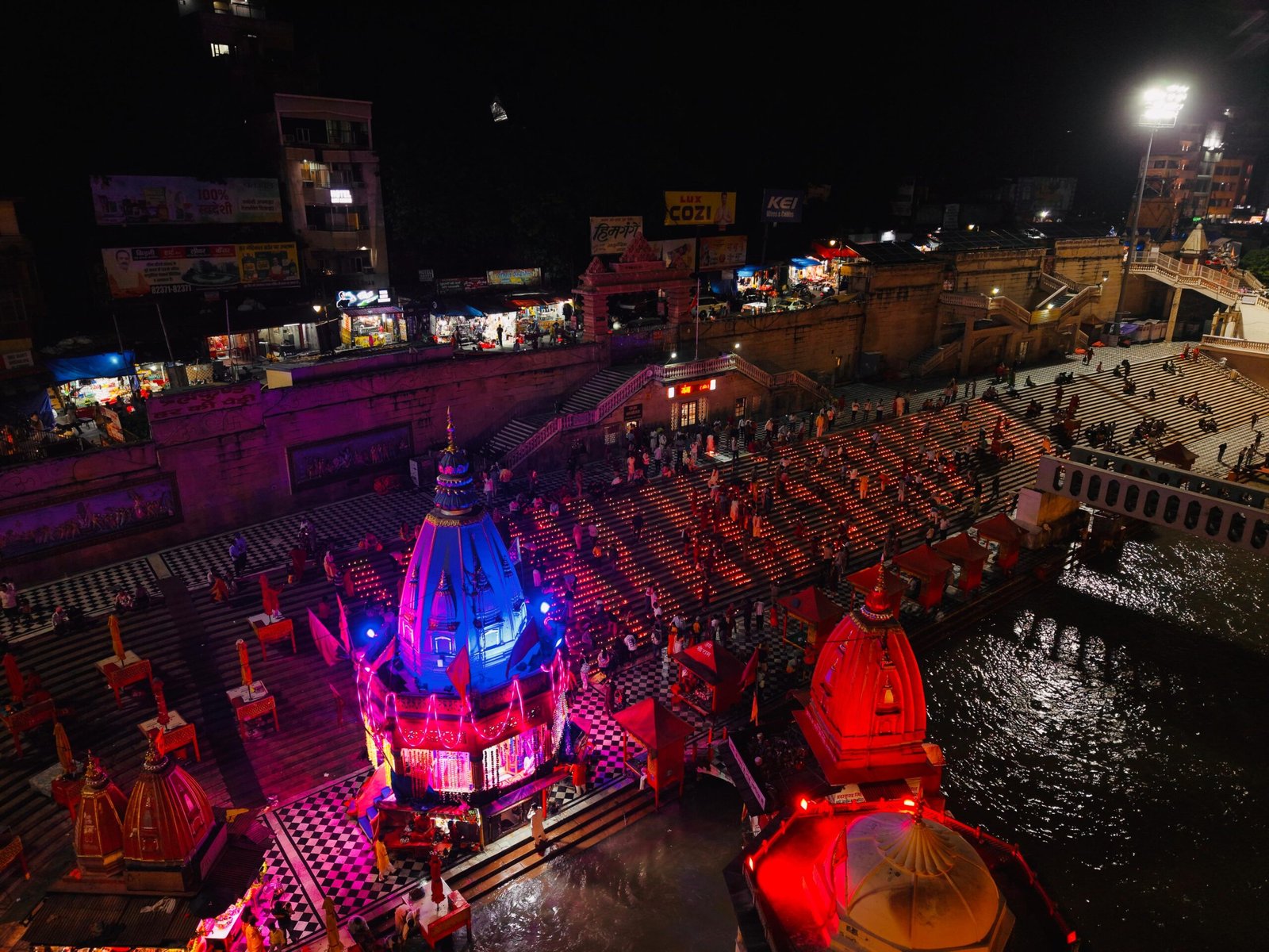 बड़ी खबर……हरकी पौड़ी पर हजारों दीपों से जगमगाया हरिद्वार, सतपाल महाराज ने किया सेवा संकल्प अभियान का शुभारंभ….